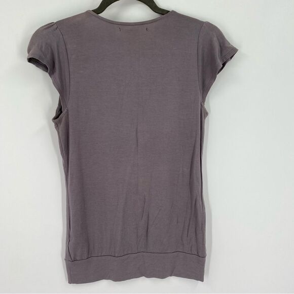 Forever 21 Women’s Scoop Neck Beaded Neck Short Flutter Sleeve Top size S - Picture 4 of 4